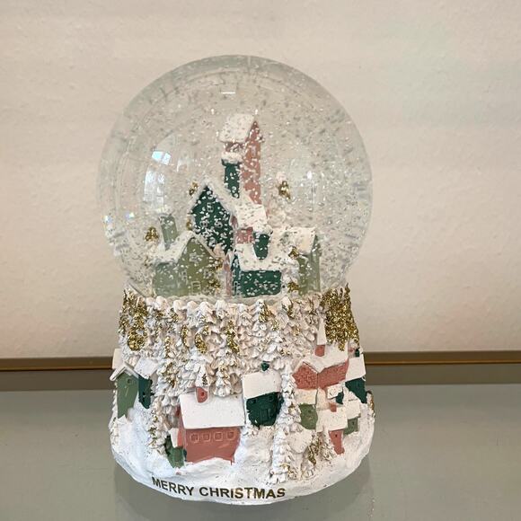 Cupcakes & Cashmere Christmas Musical Waterglobe 7x5  Festive Holiday Decor NEW - Picture 8 of 14